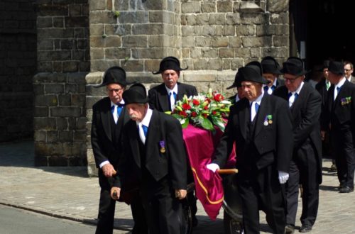 Article : 9 siècles plus tard, les Charitables de Saint-Éloi sont toujours en charge des inhumations